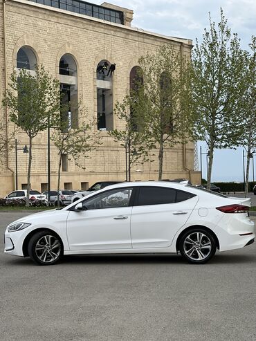 Hyundai: Hyundai Avante: 1.6 l | 2016 il Sedan — 5