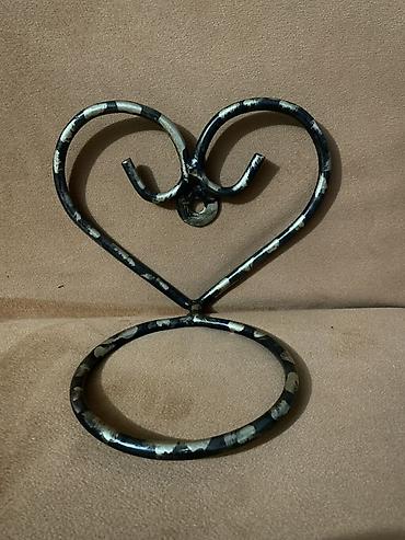 Metal şam/fener tutacağı – ürək formalı dizayn - Material: möhkəm lalafo.az -da Metal şam/fener tutacağı – ürək formalı dizayn - Material: möhkəm