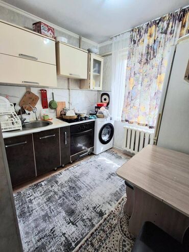 Батирлерди сатуу: 2 бөлмө, 43 кв. м, 104-серия, 1 кабат, Косметикалык ремонт