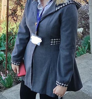 Kaputi: Kaputić strukiran,100 % poliester, ima kapuljaču, džepove — 2