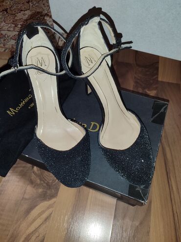 день и ночь: Туфли, 38, Massimo Dutti, Колдонулган, түсү - Кара, Өзү алып кетүү
