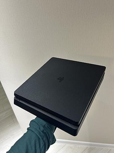 PlayStation 4 Slim oyun konsolu 1Tb OYUNSUZ + 1 DualShock 4 - Qara lalafo.az -da PlayStation 4 Slim oyun konsolu 1Tb OYUNSUZ + 1 DualShock 4 - Qara