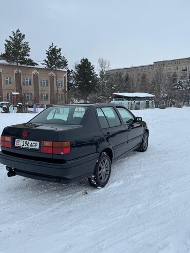 Volkswagen: Volkswagen Vento: 1994 г., 1.8 л, Механика, Седан — 6