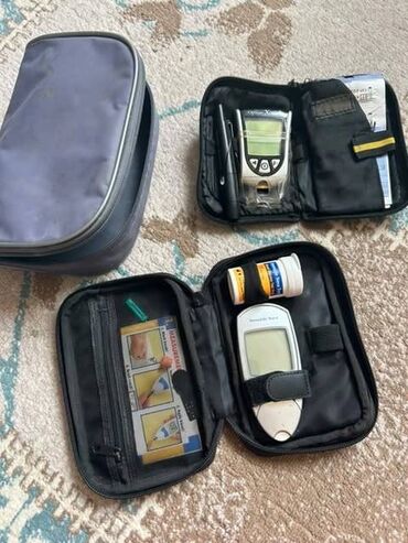 İnqalyatorlar, nebulizerlər: Şəkər ölçən cihaz hər biri 7 azn.Ünvan Biləcəri.Çatdırılma da var