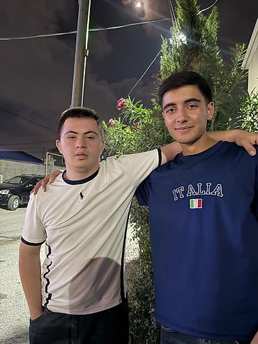 Футболки: ITÁLIA temalı mavi T‑shirt - Rəng: tünd mavi - Ön hissə: “ITALIA” — 1