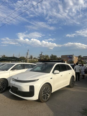 электромобиль neta: Lixiang L6: 2024 г., 1.5 л, Автомат, Электромобиль, Кроссовер