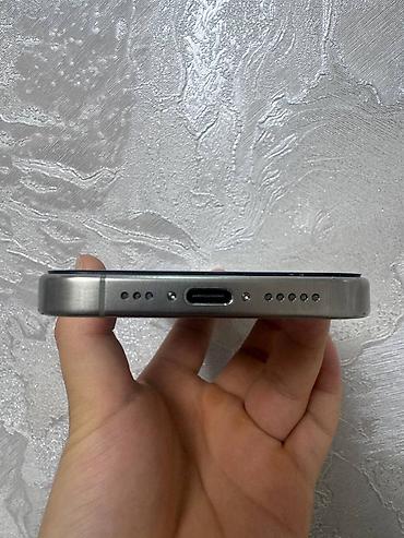 apple studio: IPhone 15 Pro, Б/у, 256 ГБ, Natural Titanium, Защитное стекло, Чехол, Зарядное устройство, 89 % — 3
