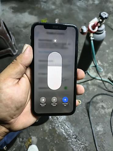 iphone s6: IPhone 11, Qara, Qırıq — 5