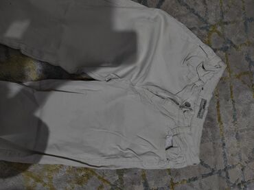 Qadın geyimləri: Ağ şalvar, M razmer
10 AZN