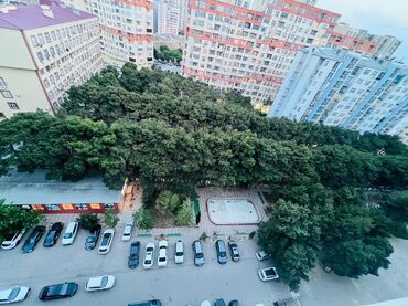 сдача квартир почасово: 3 otaqlı mənzil – həyətə və yaşıllığa panoramik baxış - Geniş, işıqlı