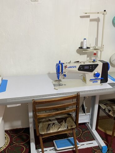 швейное оборудование бишкек: Jass швейный машина. Срочно сатылат. Бир колдо тигилген. Материал