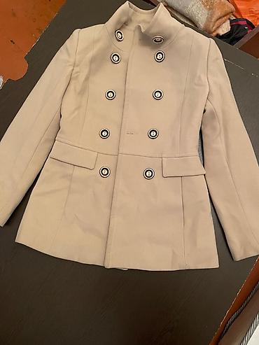 Qadın palto-jaket - Rəng: açıq bej - Üslub: ikiqat düyməli lalafo.az -da Qadın palto-jaket - Rəng: açıq bej - Üslub: ikiqat düyməli