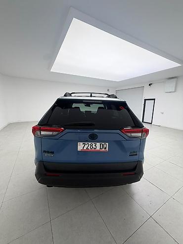 продам рав 4 гибрид: Toyota RAV4: 2023 г., 2.5 л, Автомат, Гибрид, Кроссовер — 3