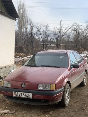 Volkswagen: Volkswagen Passat: 1989 г., 1.8 л, Механика, Бензин, Седан