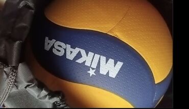 полиэтиленовые перчатки: 🏐 Профессиональный волейбольный мяч Mikasa V200W — выбор чемпионов!