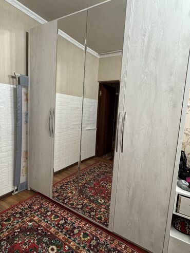 Спальные гарнитуры: Спальный гарнитур, Б/у, Двуспальная кровать, Шкаф, Комод, Кыргызстан, Самовывоз, Платная доставка, цвет - Белый