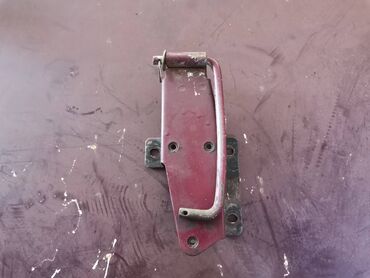 Auto delovi: Drzac prednje haube Lada 21213,21214 Niva br.1. Polovno, ocuvano — 4