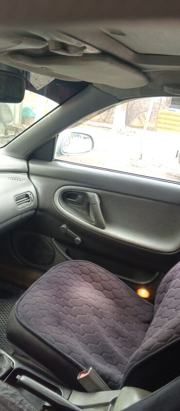 Mazda: Mazda 626: 1993 г., 1.8 л, Механика, Бензин, Седан — 9