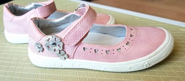 Туфли,детские,новые. Фирма Mini, 27 размер. Застёжка на липучке