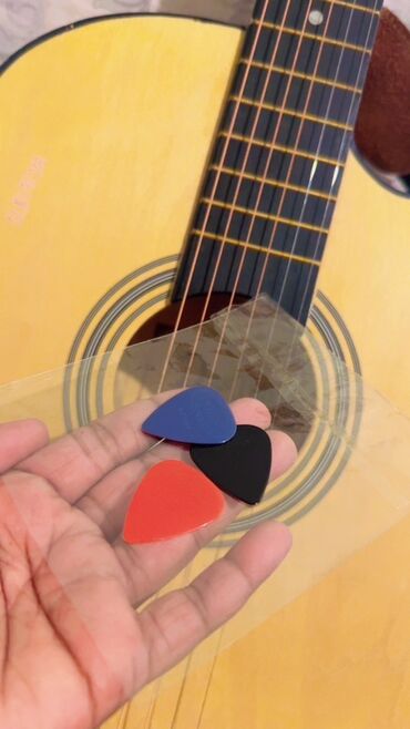 караоке микрафон: Акустическая гитара Dastan с комплектом аксессуаров - Тип