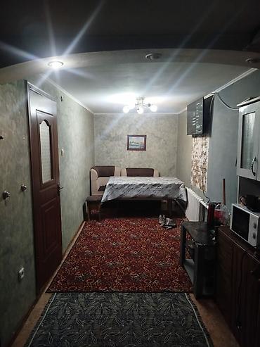 Продажа коттеджей и домов: Дом с двором и садом - Отдельный жилой дом с закрытым двором. Въезд — 8