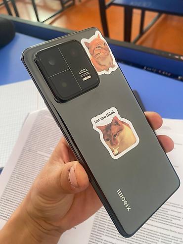 Xiaomi 13pro 12/256gb Snapdragon 8 Gen 2 изогнутым AMOLED-дисплеем