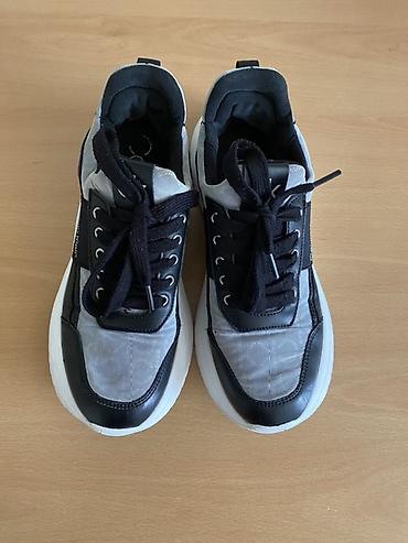 calvin: Tam orjinal Calvin Klein kişi/kadın krasofkasi. Yaxsi veziyyetde — 2