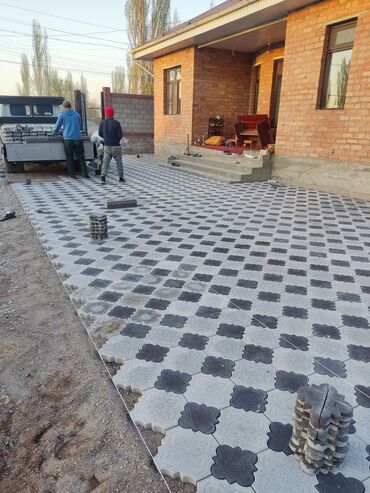 Тротуарная плитка: Продажа брусчатки,бардюры,лотки в наличии и заказ.Доставка и замер по — 16