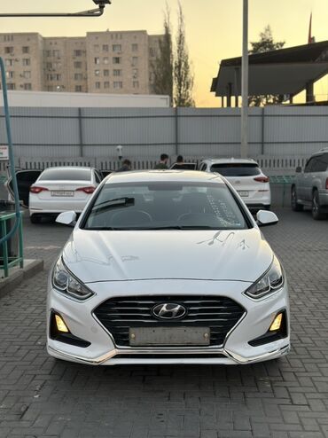срочно в связи с переездом: Hyundai Sonata: 2018 г., 2 л, Автомат, Газ, Седан