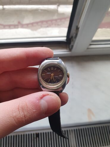 petek flip saat: Б/у, Наручные часы, Zarya, цвет - Черный