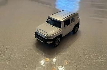 Oyuncaqlar: Metal oyuncaq avtomobil – ofroud üslublu SUV modelinin miniatura — 1