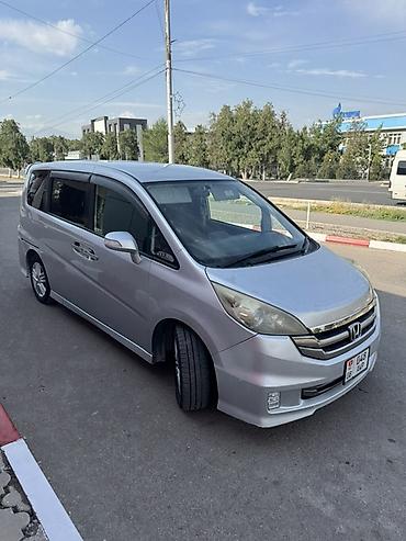 6 дыр: Honda Stepwgn: 2009 г., 2 л, Автомат, Бензин, Вэн/Минивэн — 1