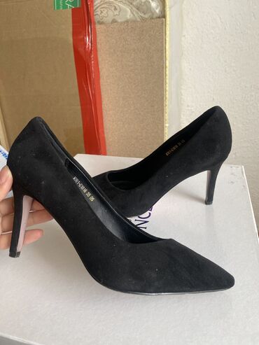 Женская обувь: Туфли LION, 35, цвет - Черный