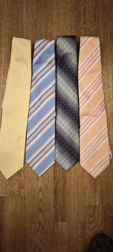 Другие аксессуары: Продаю галстуки новые