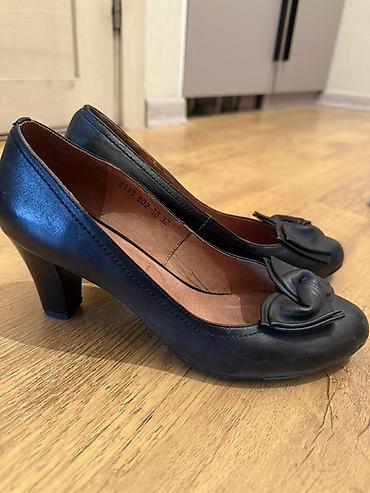 краска для обувь: Туфли женские VERONA, размер 38. Одевала на праздники, каблук немного — 2