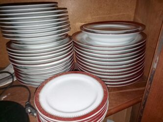 fasad daslari qiyməti topdan satış: Обеденный набор, цвет - Красный, Фарфор, 12 персон at lalafo.az fasad daslari qiyməti topdan satış: Обеденный набор, цвет - Красный, Фарфор, 12 персон