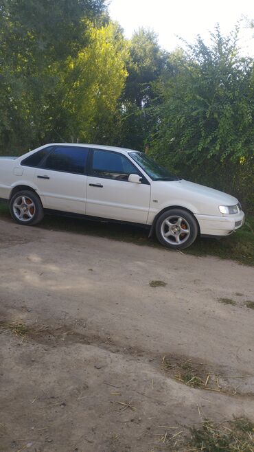 обмен на авто с доплатой: Volkswagen Passat: 1995 г., 1.8 л, Бензин, Седан
