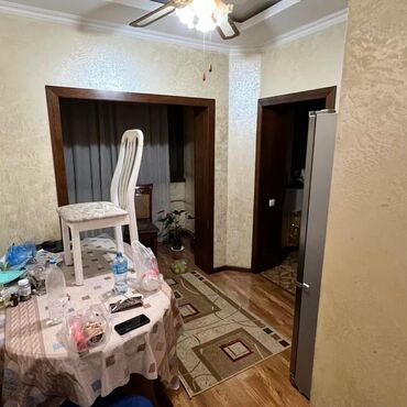 1 комнатная квартира 8 мкр: 3 бөлмө, 68 кв. м, 106-серия, 8 кабат, Косметикалык ремонт