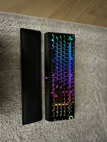 QAZ: Məhsul: RGB arxa işıqlı mexaniki oyun klaviaturası (full-size) +