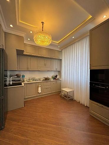 kirayə az: İcarəyə verilir 3 otaqlı yeni tikili 120 m², Ağ şəhər q. Kateqoriya — 8