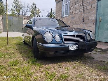 daewoo espero 1996: Mercedes-Benz E-Class W210 sedan - Kuzov: sedan, tünd mavi rəng - Ön — 1