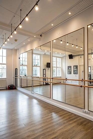 Зеркала: Зеркало для спортзала, состоящее из нескольких панелей. Подходит для — 8