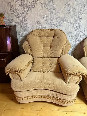 salon divanları: Klassik üslubda 3 parçalı yumşaq mebel dəsti - Tərkibi: 1 ədəd 3 — 5