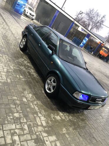 продаю марч: Audi 80: 1992 г., 2 л, Механика, Бензин, Седан