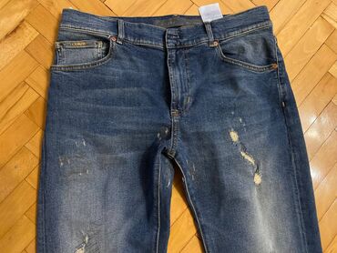 Farmerke: GUESS - Farmerice Guess, vrlo malo nošene. U odličnom stanju. Veličina na lalafo.rs — 4 Farmerke: GUESS - Farmerice Guess, vrlo malo nošene. U odličnom stanju. Veličina — 4