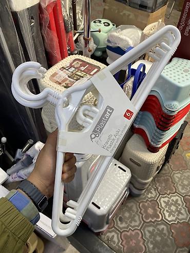 hanger: Плечики для одежды Plastart — набор 6 шт. - Материал: прочный — 1