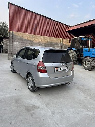 легковой пирсеп: Honda Jazz: 2002 г., Автомат, Бензин, Хэтчбэк — 4