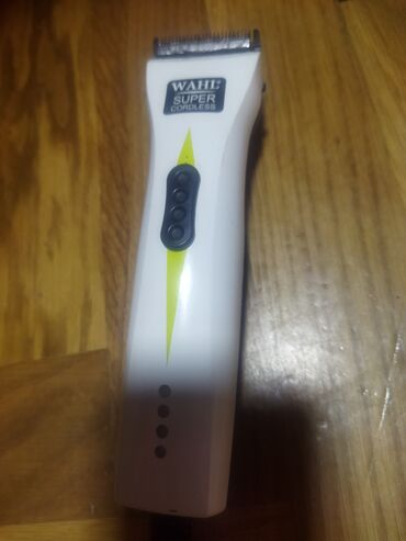 Mašinice za šišanje: Masinica Wall na baterije dobra sa dodacima

Mirjevo — 5