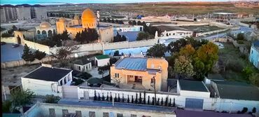 Həyət evləri və villaların satışı: Ev monolit betonla, qaya üzərində tikilib, dəniz mənzərəlidir. 1-ci — 1