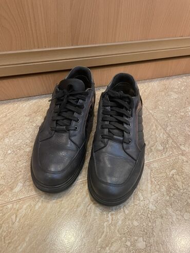 шлепанцы мужские: Мужские повседневные кожаные кеды/полуботинки. - Цвет: черный с